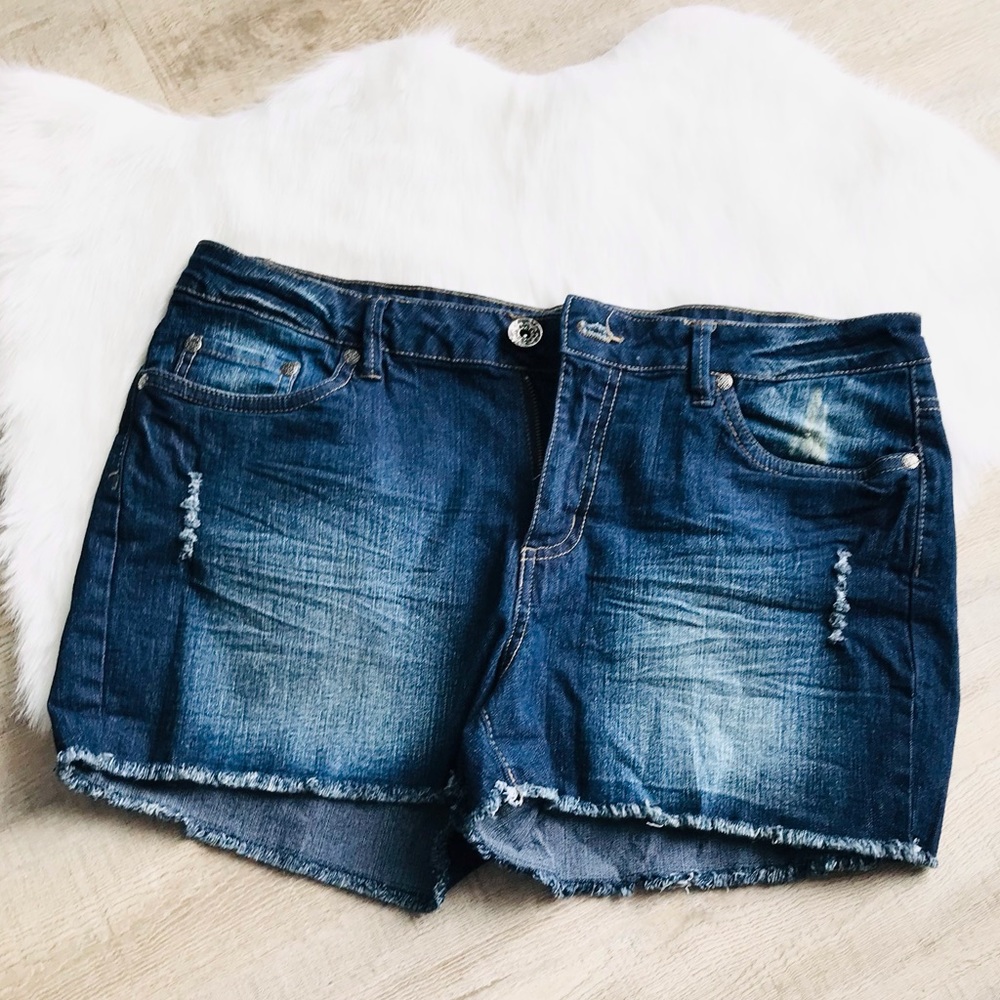 🎀NWOT Bluecrush Blue Jeans Size 11 Designer Women’s Shorts